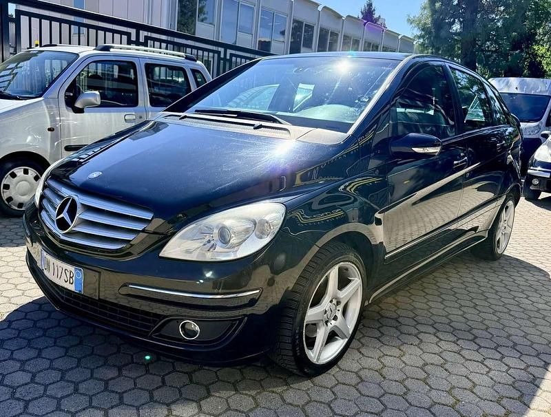 Usata Mercedes B180 109 CV (80 kW) 2007 Nero Monovolume