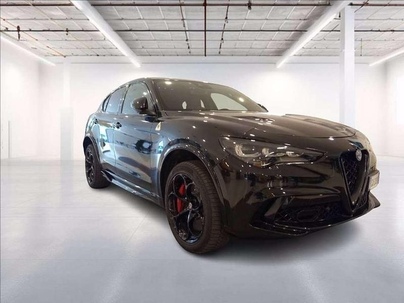 Usata Alfa Romeo Stelvio Quadrifoglio 568 CV (417 kW) 2020 Nero SUV