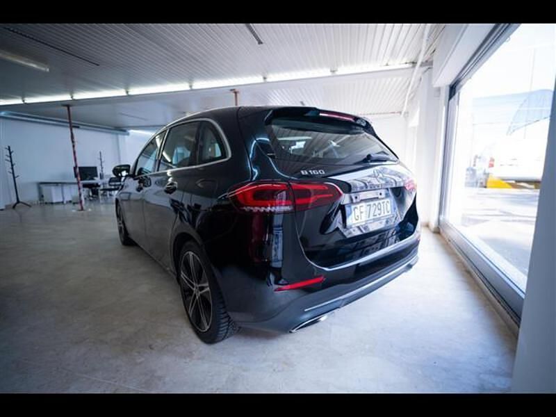 Usata Mercedes B160 109 CV (80 kW) 2021 Grigio chiaro Monovolume