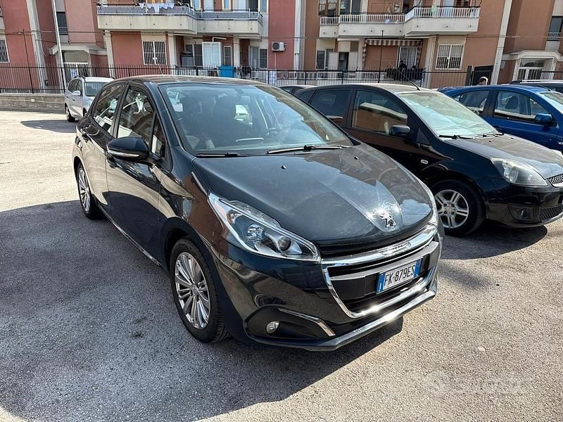 Usata Peugeot 208 Active 82 CV (60 kW) 2017 Grigio Utilitaria