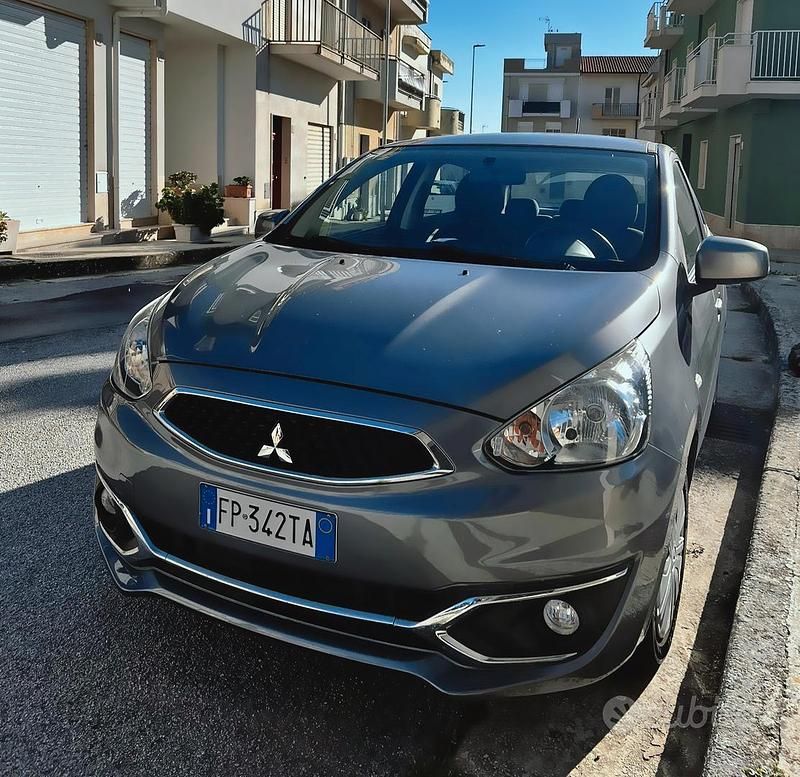 Usata Mitsubishi Space Star 71 CV (52 kW) 2018 Grigio Utilitaria