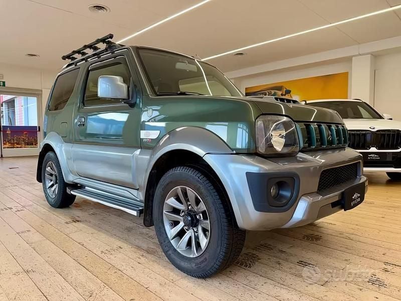 Usata Suzuki Jimny 86 CV (63 kW) 2015 Grigio SUV