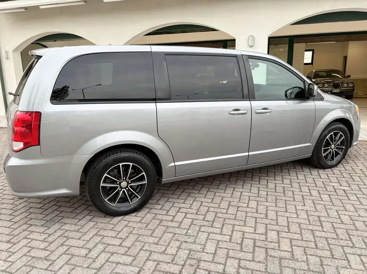 Usata Dodge Grand Caravan SXT 287 CV (211 kW) 2019 Grigio Monovolume