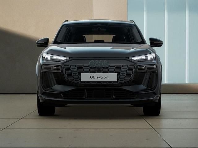 Nuova Audi Q6 e-tron S-Line 185 kW (252 CV) 2025 Grigio magnete SUV