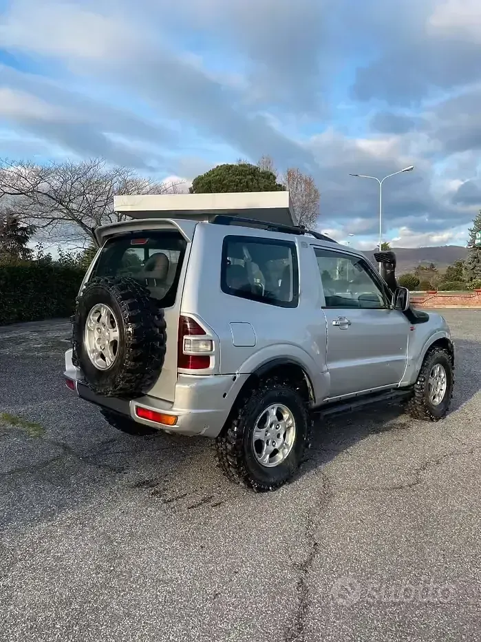Usata Mitsubishi Pajero 165 CV (121 kW) 2000 Grigio SUV