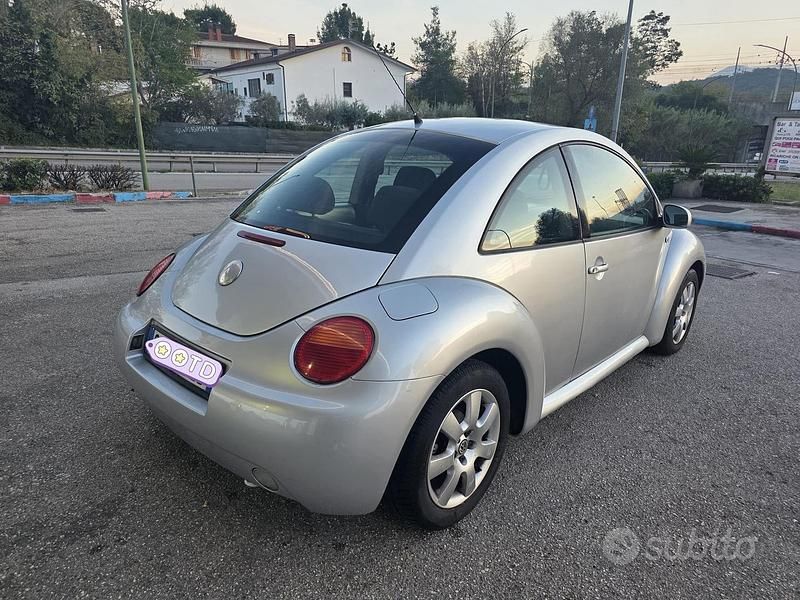 Usata VW Beetle 101 CV (74 kW) 2003 Grigio Coupé