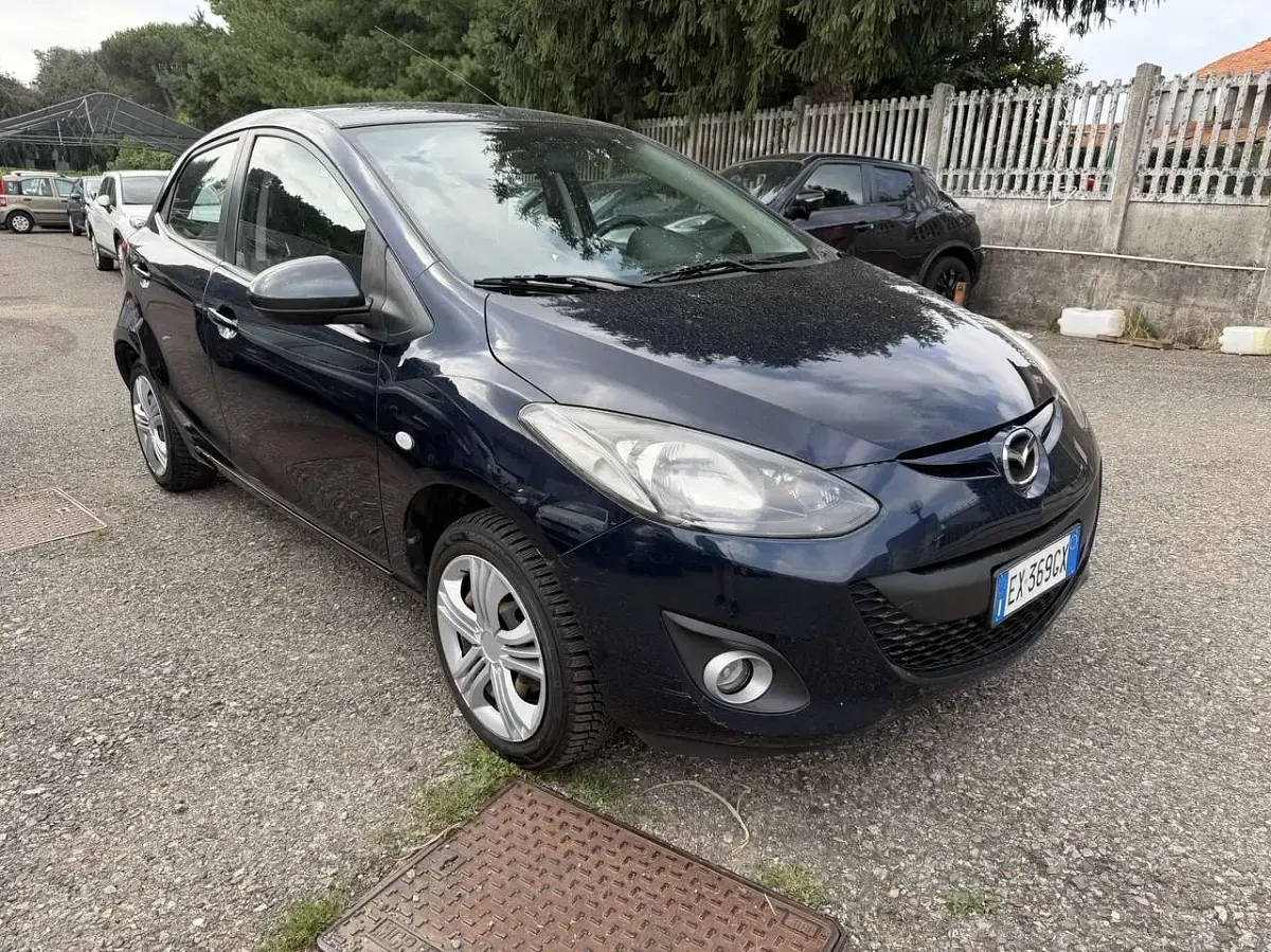 Usata Mazda 2 75 CV (55 kW) 2014 Blu/azzurro Berlina