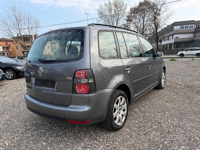 Usata VW Touran 105 CV (77 kW) 2007 Grigio Monovolume