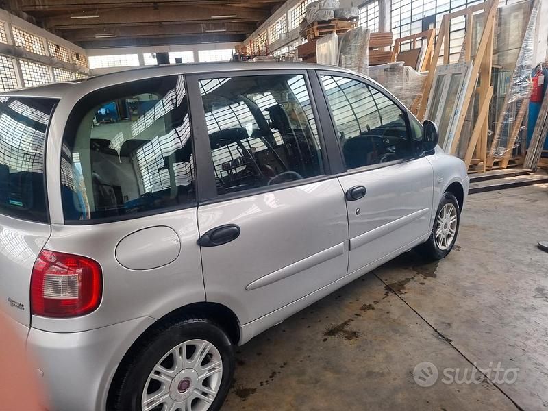 Usata Fiat Multipla 95 CV (69 kW) 2009 Grigio Monovolume