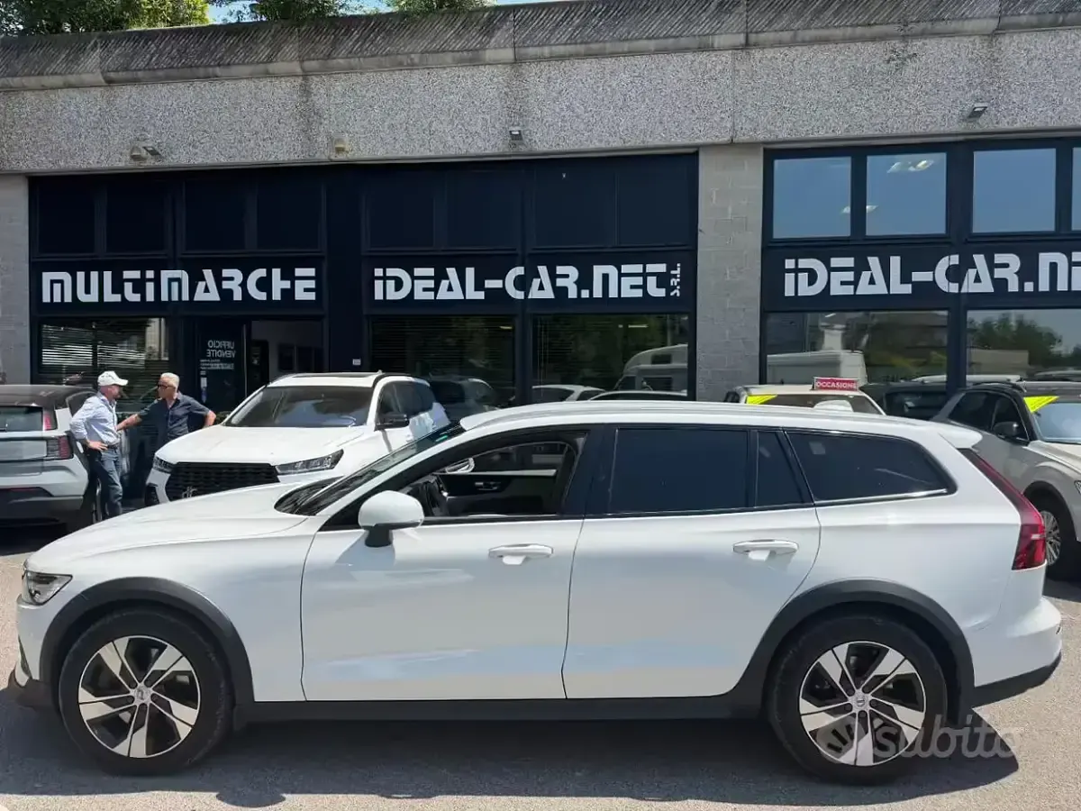Usata Volvo V60 CC 190 CV (139 kW) 2020 Bianco Station wagon