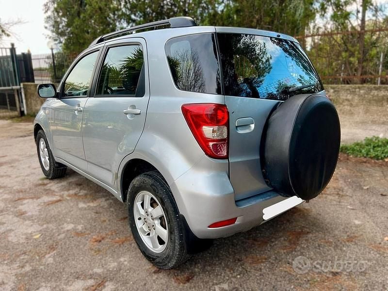 Usata Daihatsu Terios 90 CV (66 kW) 2006 Grigio SUV