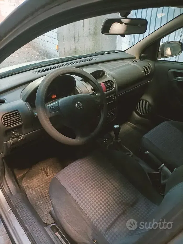 Occasion Opel Corsa 69 ch (50 kW) 2005 Gris Citadine