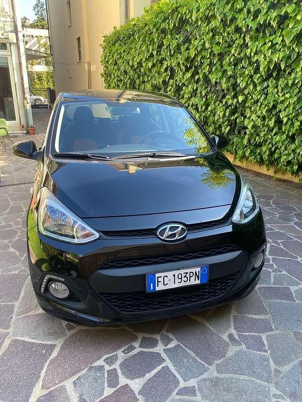 Usata Hyundai i10 Comfort 67 CV (49 kW) 2016 Nero Utilitaria