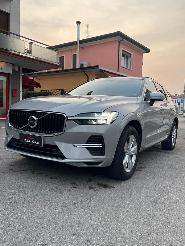 Usata Volvo XC60 Momentum 197 CV (144 kW) 2021 Beige SUV