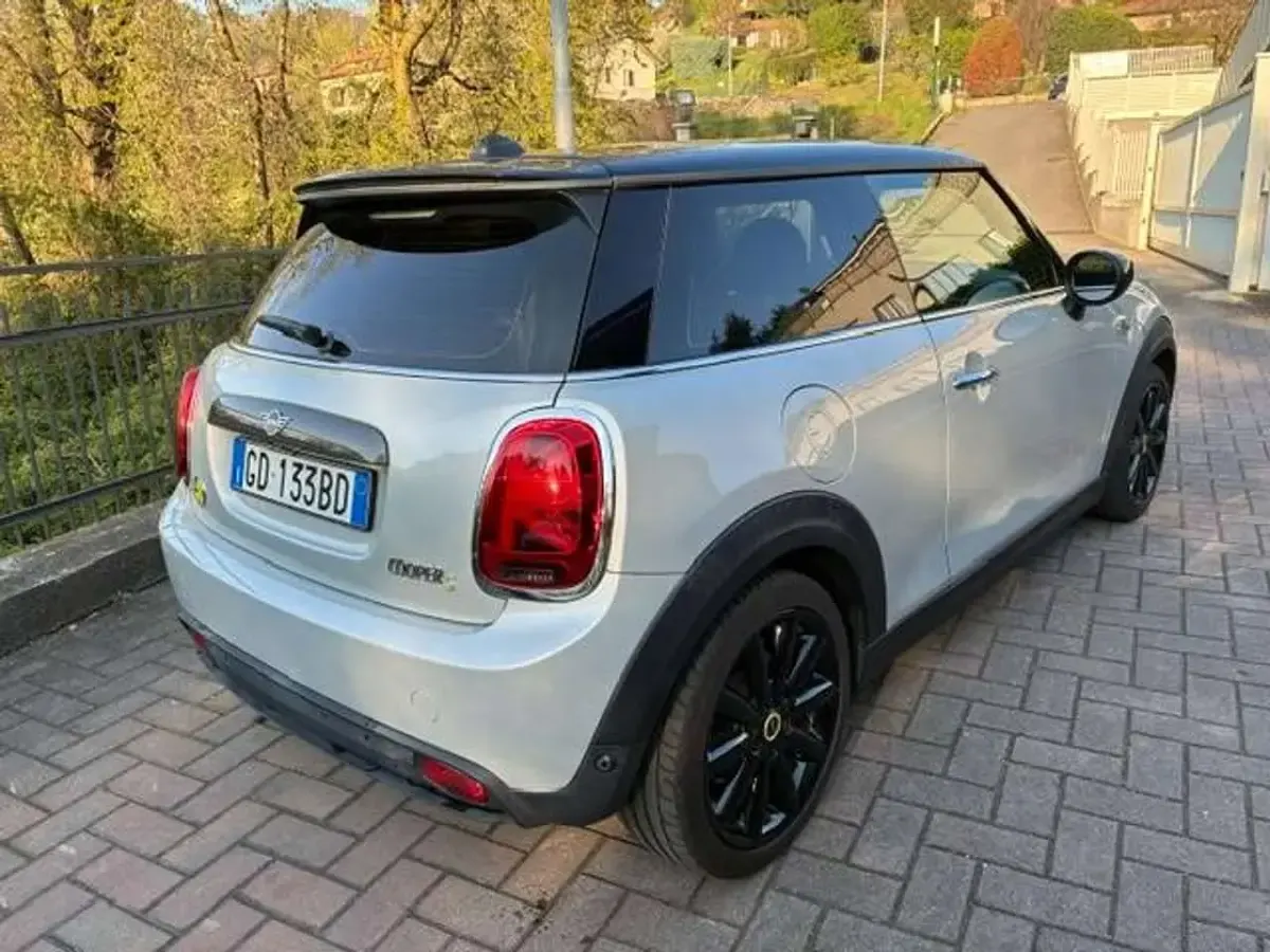 Usata Mini Cooper SE 75 kW (102 CV) 2020 Bianco Utilitaria