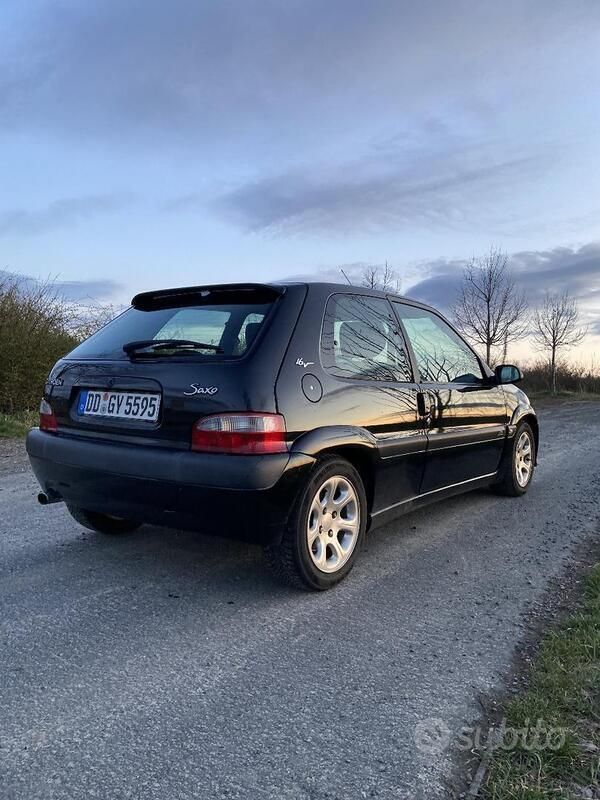 Usata Citroën Saxo 98 CV (72 kW) 2003 Argento Utilitaria