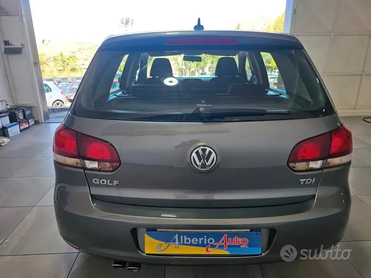 Usata VW Golf VI Highline 110 CV (80 kW) 2009 Grigio Utilitaria