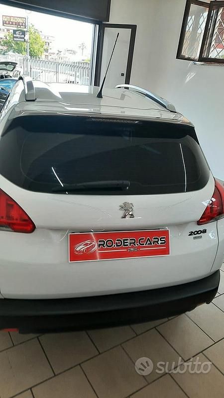 Usata Peugeot 2008 Allure 92 CV (67 kW) 2014 Bianco SUV