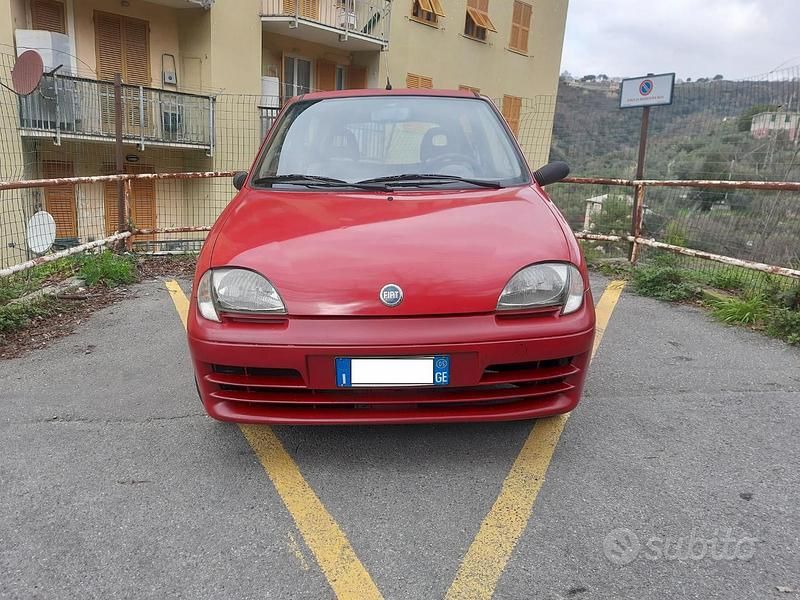 Usata Fiat 600 54 CV (39 kW) 2005 Rosso Utilitaria