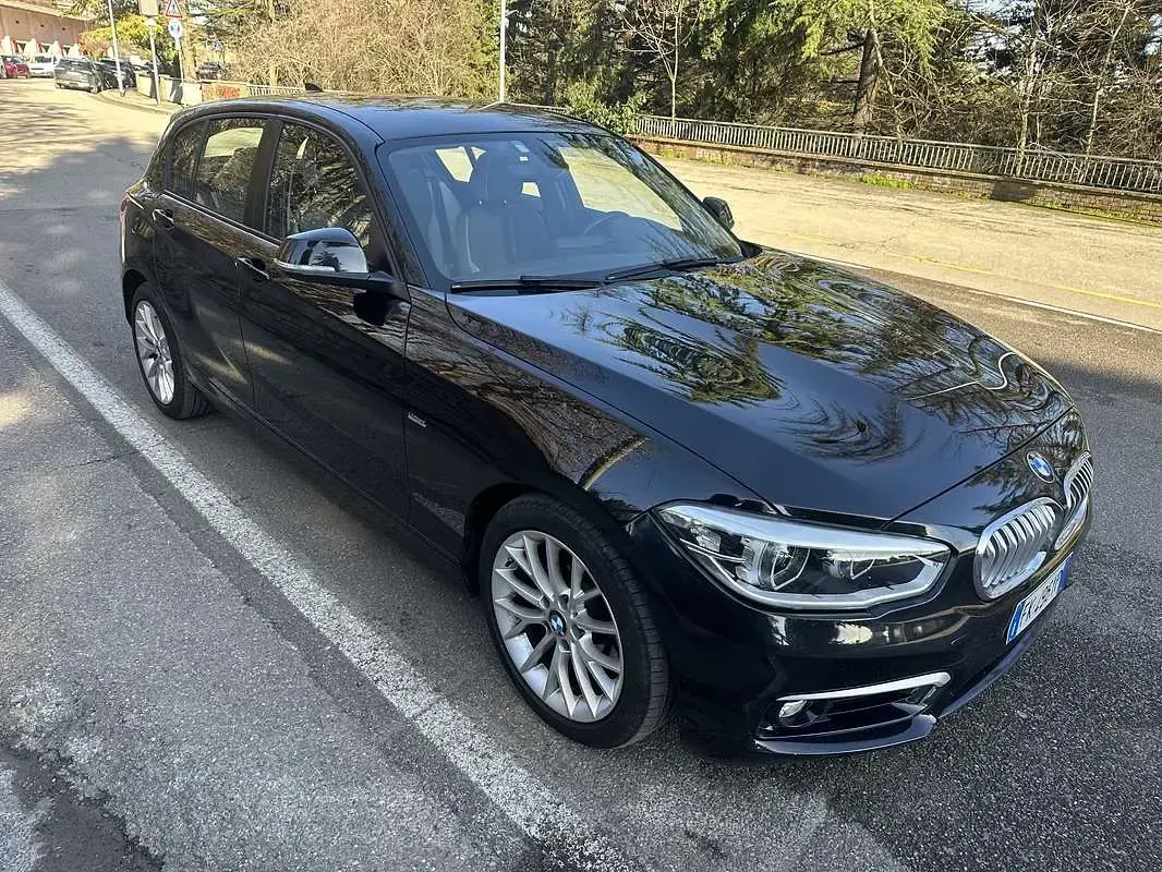 Usata BMW 118 Efficient Dynamics 150 CV (110 kW) 2017 Nero Utilitaria