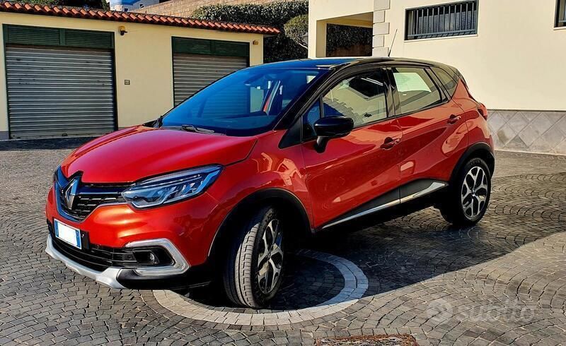 Usata Renault Captur Intens 90 CV (66 kW) 2017 Rosso SUV