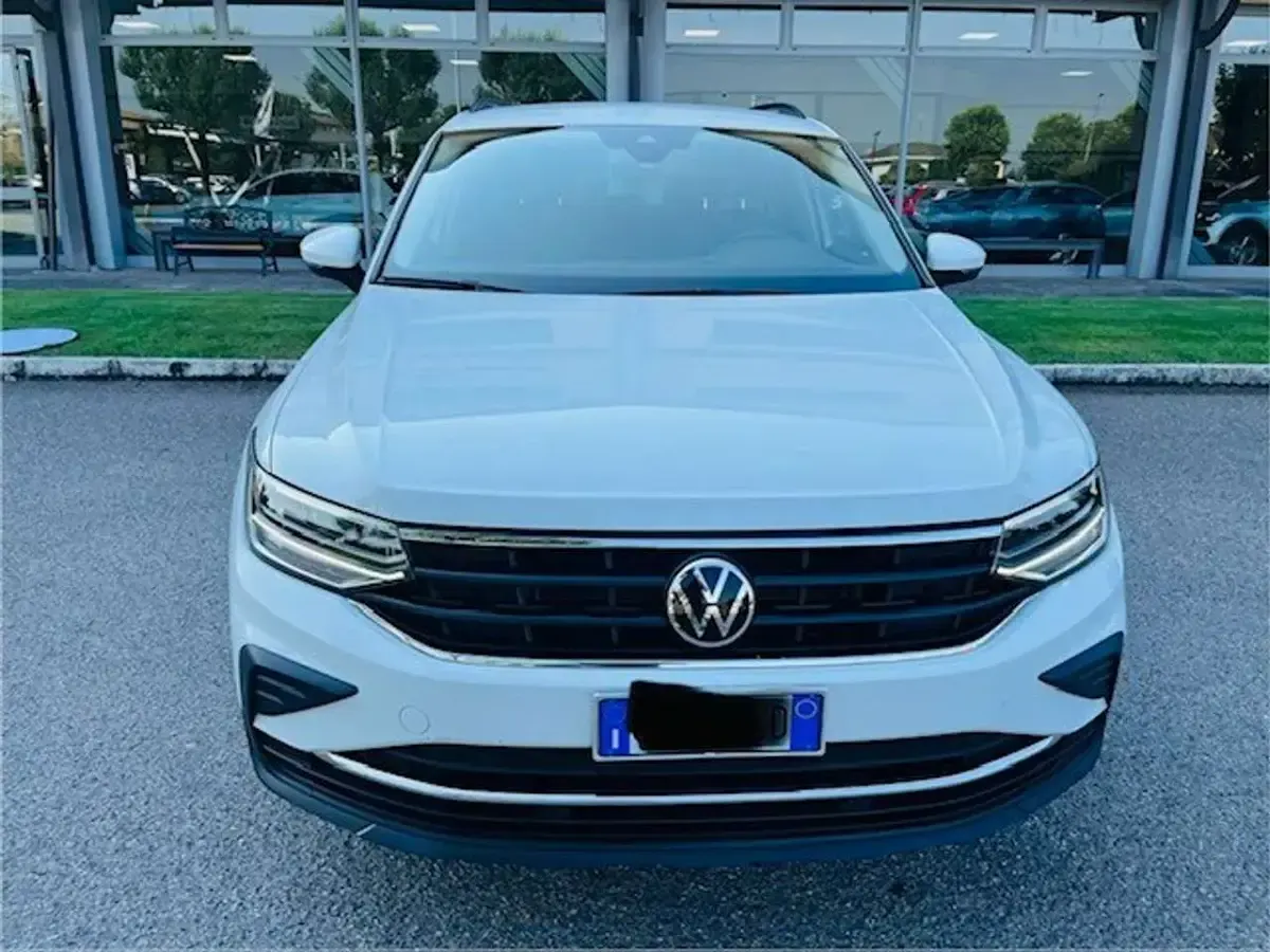 Usata VW Tiguan Life 150 CV (110 kW) 2023 Bianco SUV