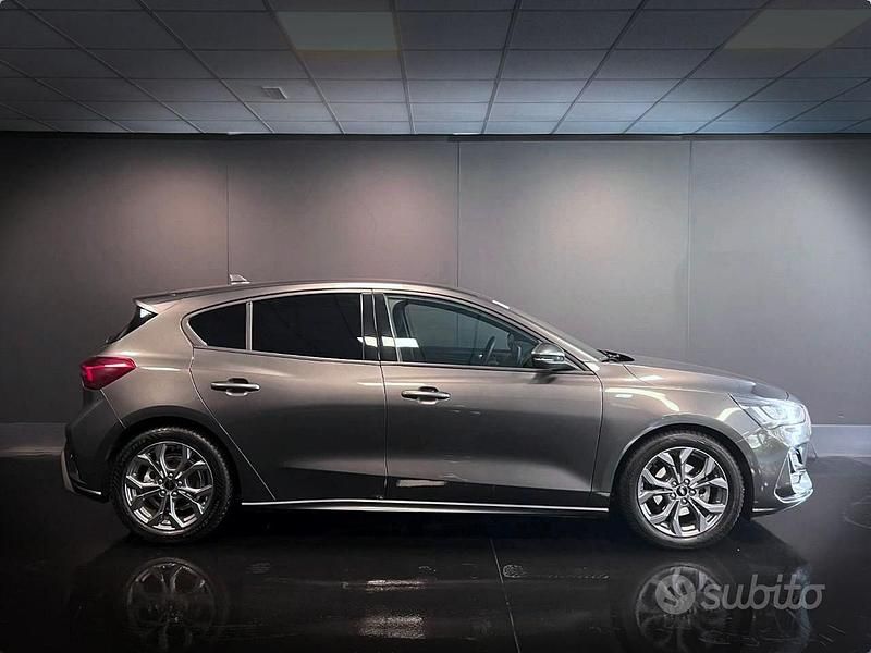 Usata Ford Focus ST-Line 116 CV (85 kW) 2025 Grigio Berlina