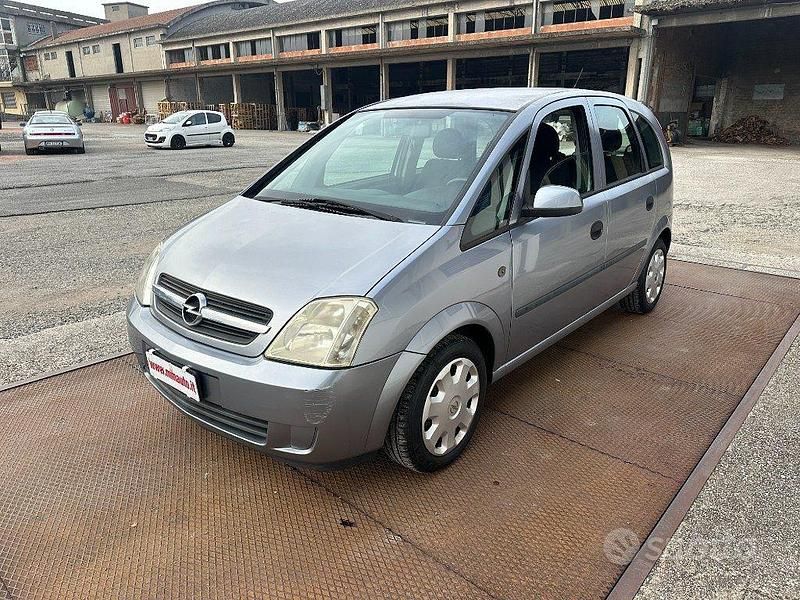 Usata Opel Meriva Enjoy 90 CV (66 kW) 2005 Grigio Monovolume