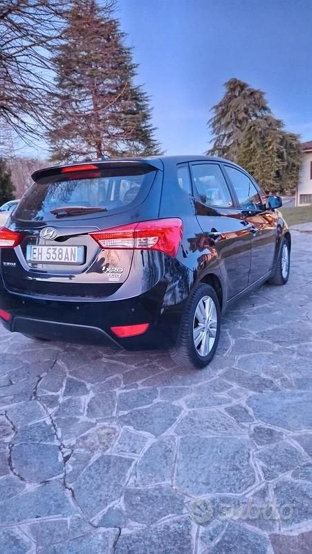 Usata Hyundai ix20 Comfort 77 CV (56 kW) 2011 Nero Utilitaria