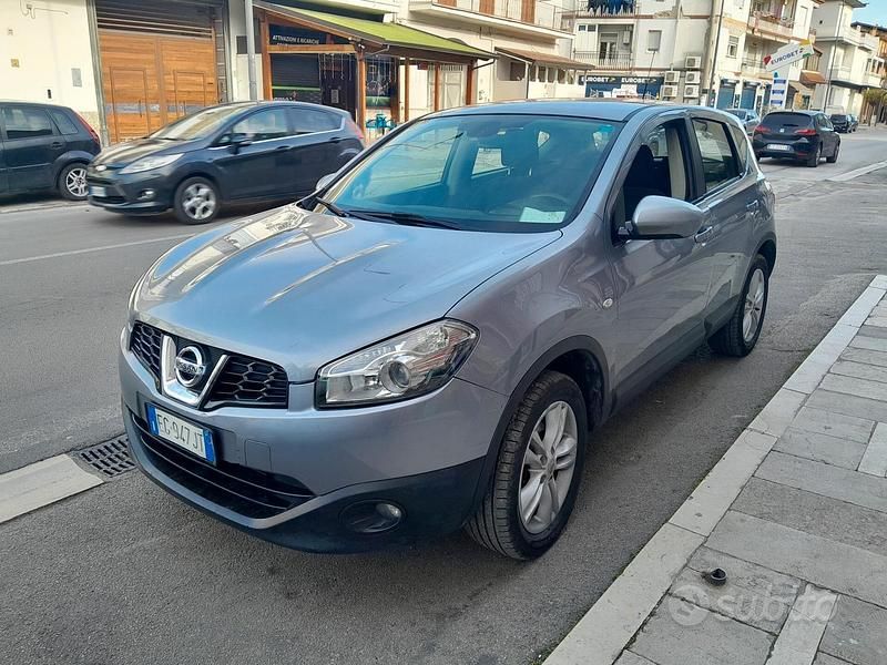 Usata Nissan Qashqai Acenta 131 CV (96 kW) 2011 Grigio SUV
