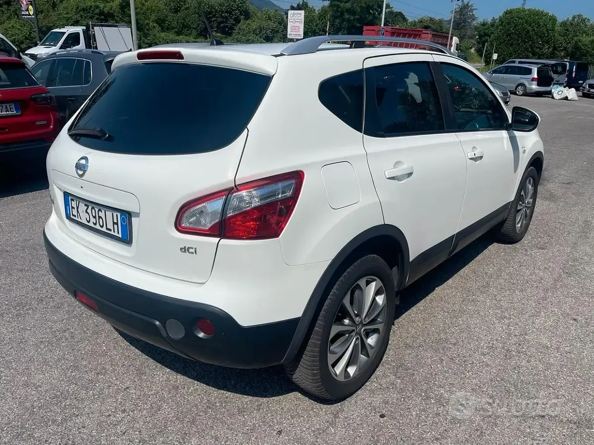 Usata Nissan Qashqai Tekna 150 CV (110 kW) 2011 Bianco SUV