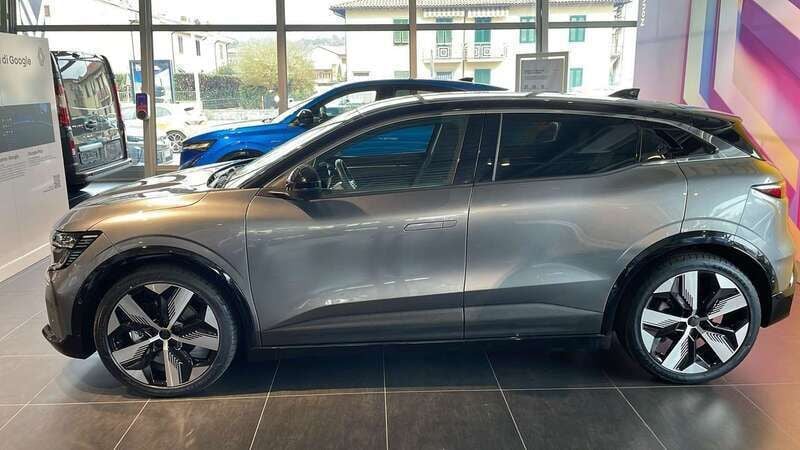 Usata Renault Mégane Techno 55 kW (75 CV) 2023 Grigio scisto Berlina