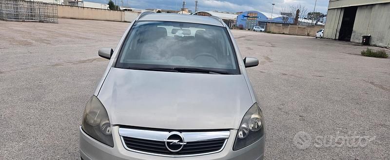 Usata Opel Zafira 2006 Giallo Monovolume