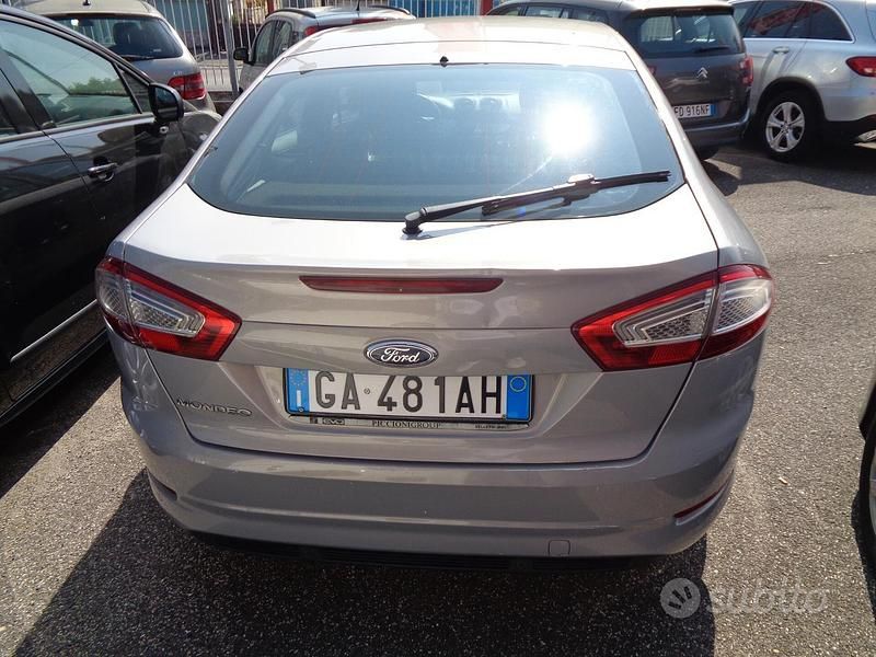 Begagnad Ford Mondeo Titanium 116 HK (85 kW) 2013 Grå Sedan