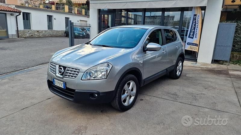 Grigio Usata 2010 Nissan Qashqai Tekna SUV | 6000 € (Buon prezzo) - Immagine 1/4