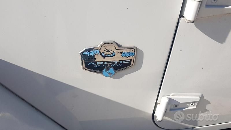 Usata Jeep Wrangler Unlimited 200 CV (147 kW) 2012 Bianco SUV