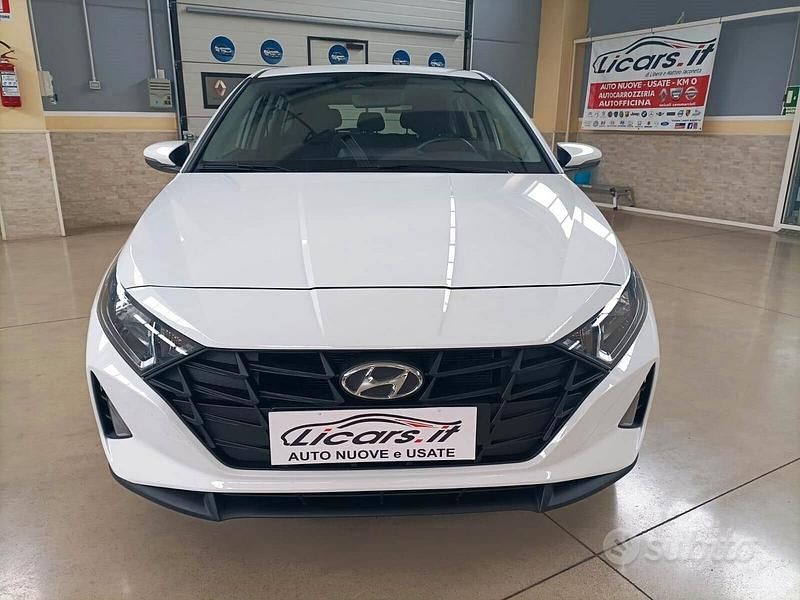Usata Hyundai i20 84 CV (61 kW) 2023 Bianco Utilitaria