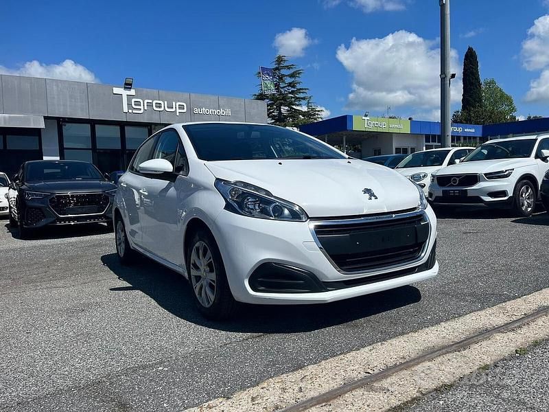 Usata Peugeot 208 Active 82 CV (60 kW) 2019 Bianco Utilitaria