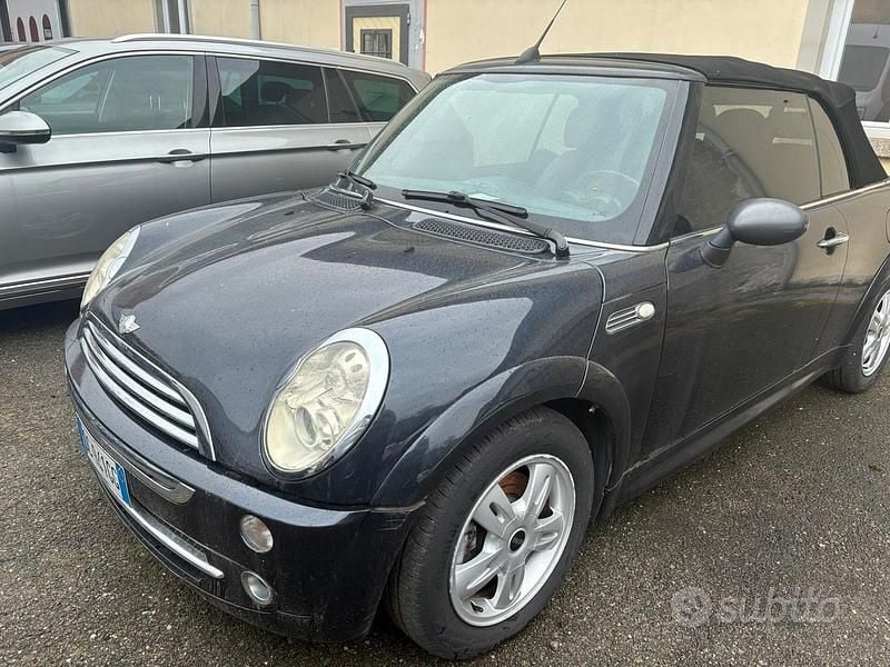 Usata Mini One Cabriolet 90 CV (66 kW) 2006 Nero Cabrio
