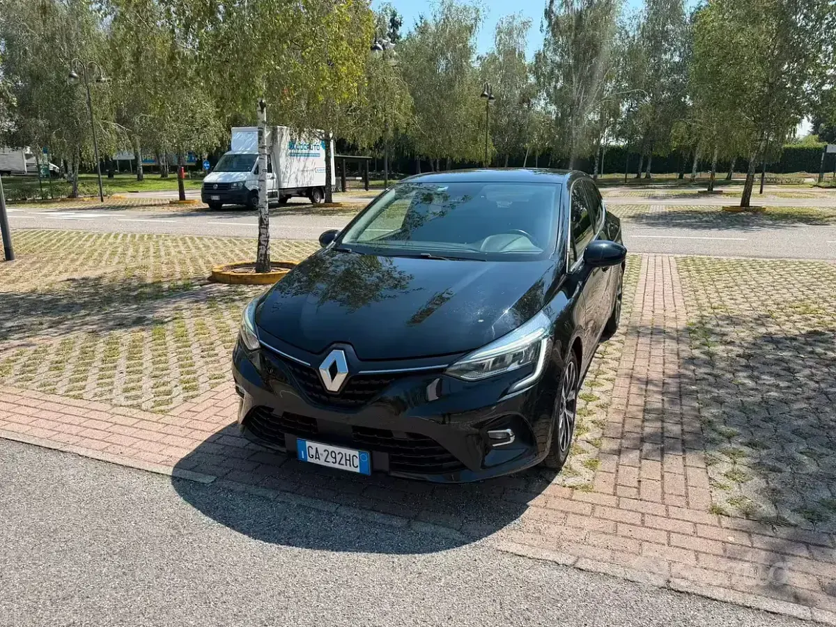 Usata Renault Clio V 101 CV (74 kW) 2020 Nero Berlina