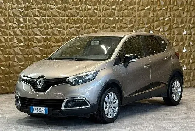 Usata Renault Captur 90 CV (66 kW) 2015 Beige SUV