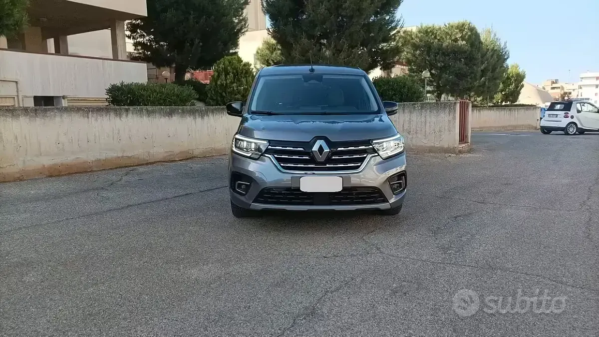 Usata Renault Kangoo Edition One 95 CV (69 kW) 2021 Grigio Monovolume