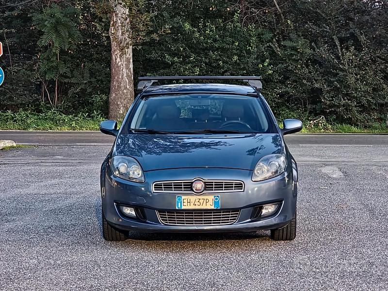 Usata Fiat Bravo Dynamic 120 CV (88 kW) 2011 Blu Utilitaria