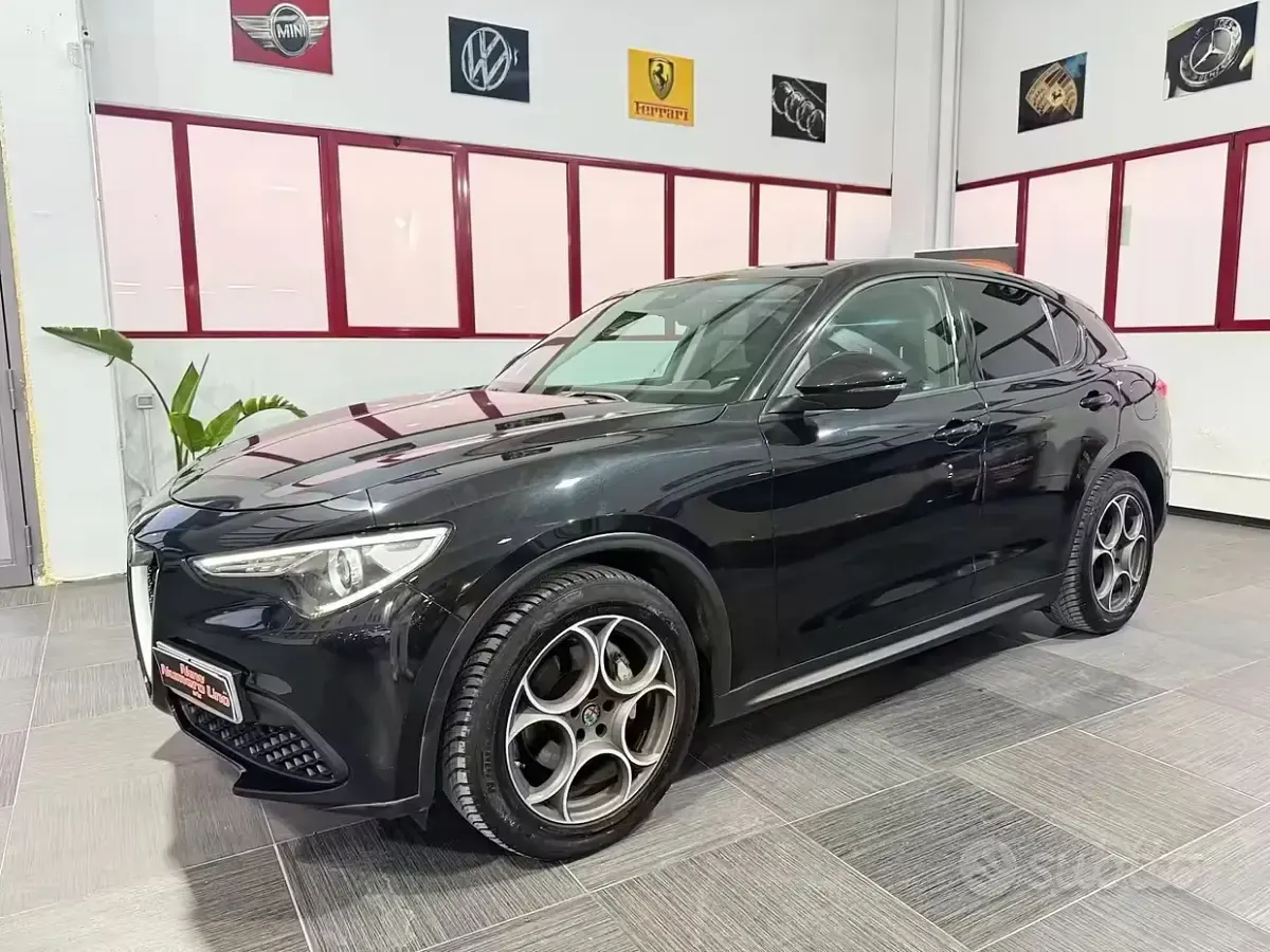 Usata Alfa Romeo Stelvio Business 160 CV (117 kW) 2020 Nero SUV
