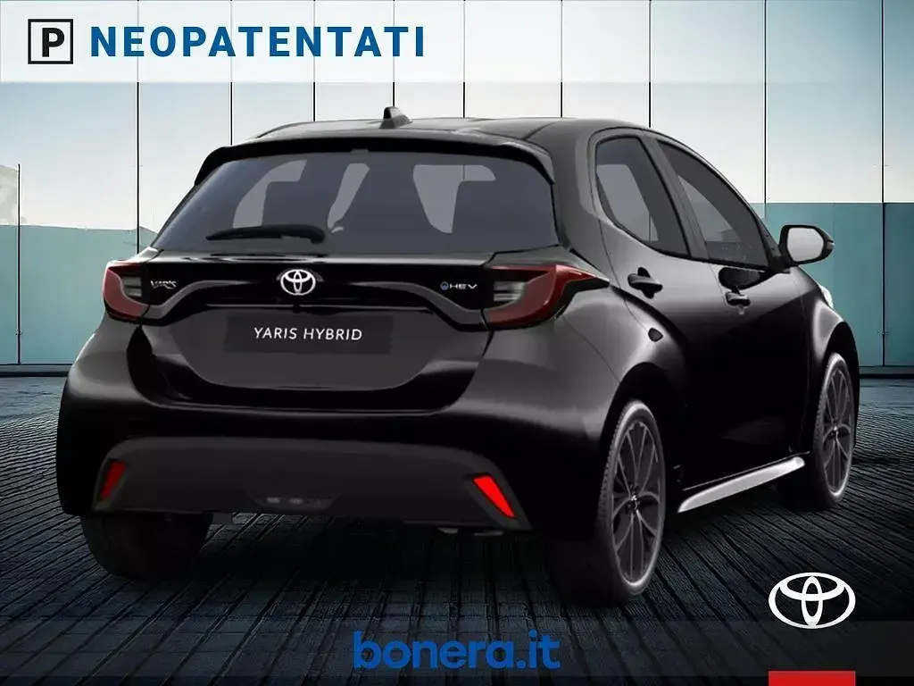 Nuova Toyota Yaris Hybrid 115 CV (84 kW) 2026 Nero Berlina