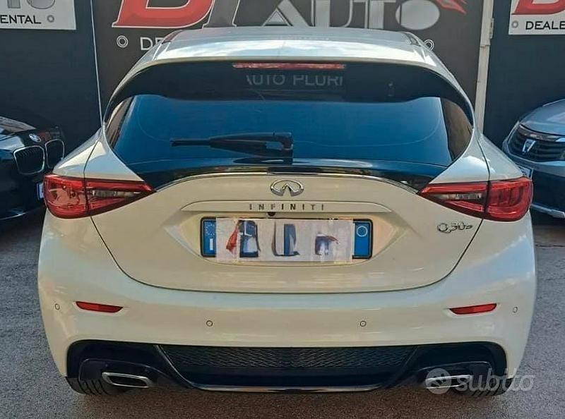Usata Infiniti Q30 110 CV (80 kW) 2018 Berlina