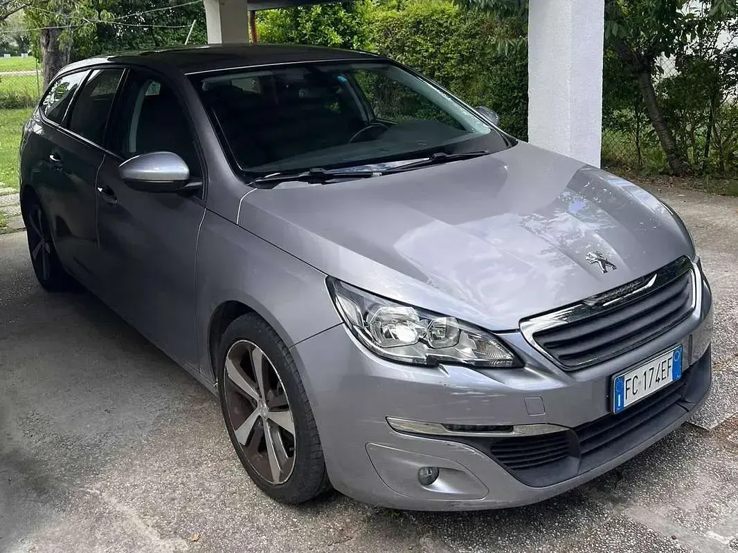Usata Peugeot 308 SW Active 120 CV (88 kW) 2015 Grigio Station wagon