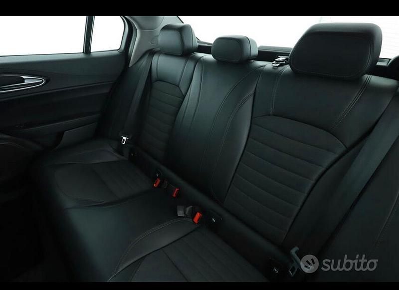 Usata Alfa Romeo Giulia 150 CV (110 kW) 2016 Nero Berlina