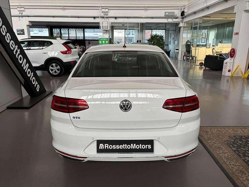 Usata VW Passat GTE 156 CV (114 kW) 2017 Bianco Berlina