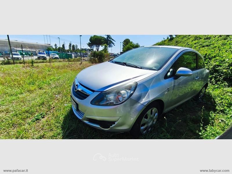 Usata Opel Corsa Edition 95 CV (69 kW) 2011 Argento Berlina